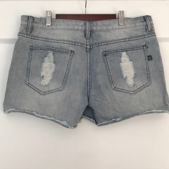 Mink Pink jean shorts - Picture 8 of 8